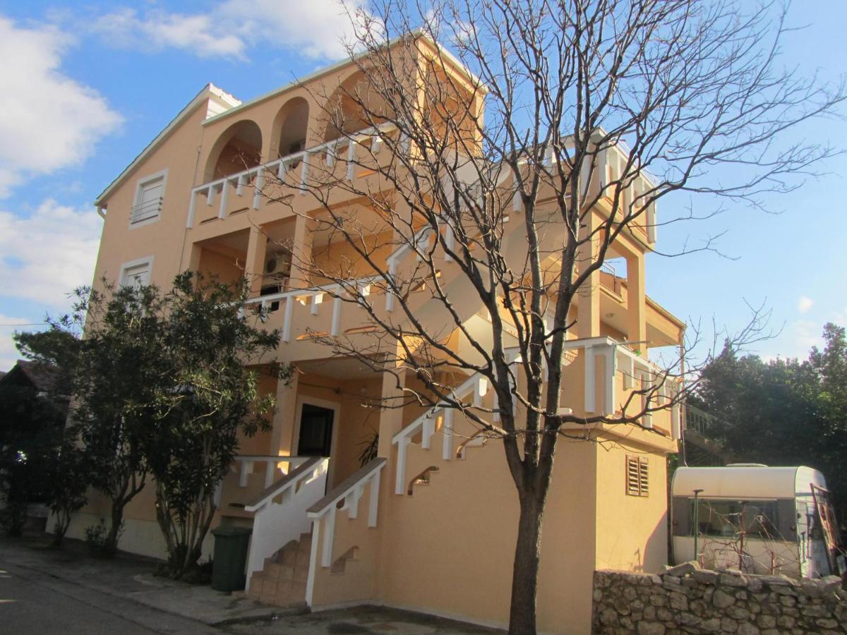 Apartments And Rooms Vesna Novalja Exteriér fotografie