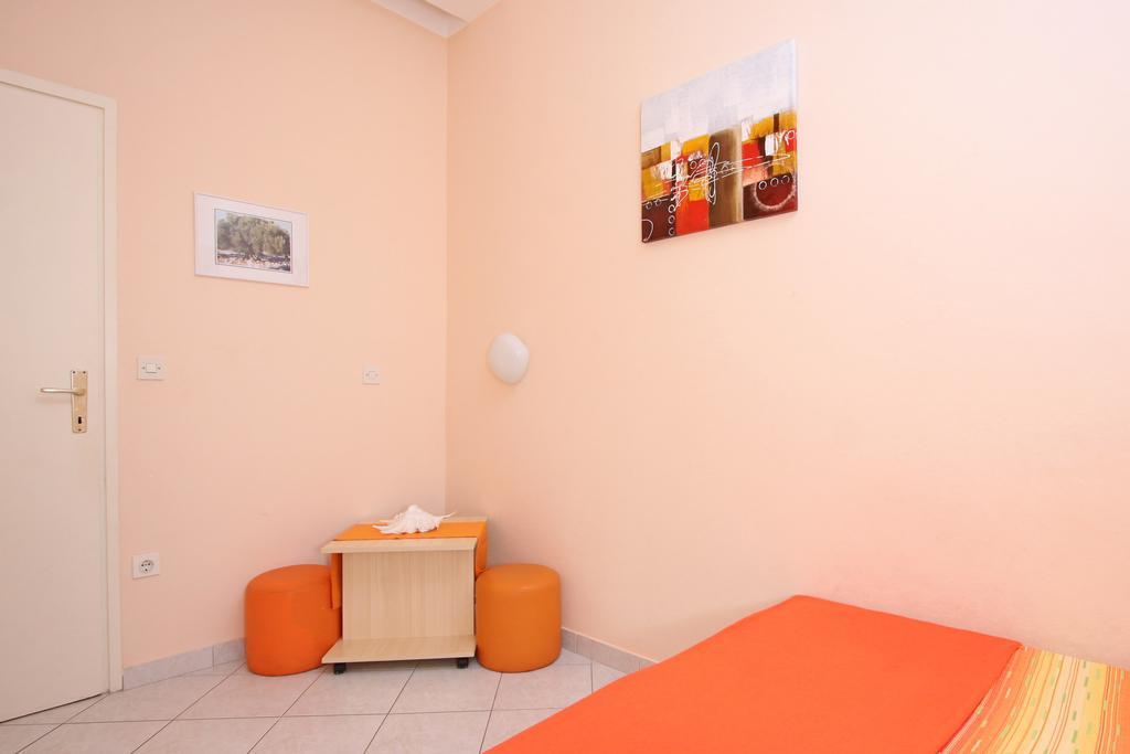 Apartments And Rooms Vesna Novalja Pokoj fotografie
