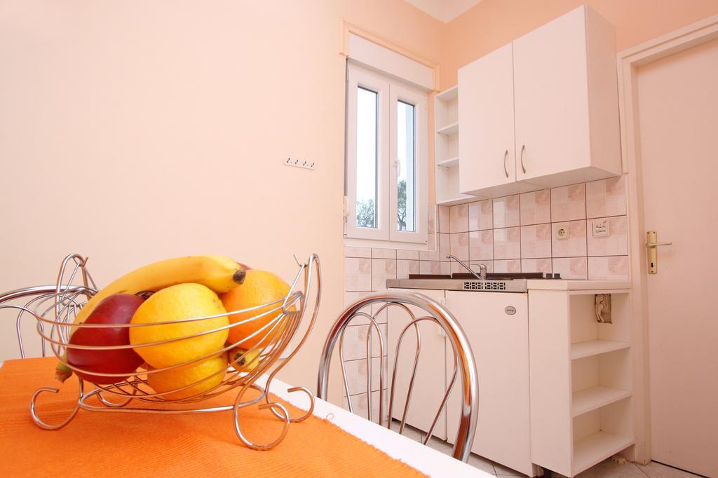 Apartments And Rooms Vesna Novalja Pokoj fotografie